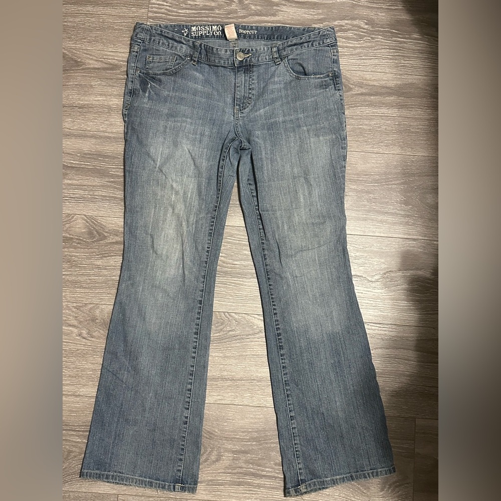 Mossimo  Bootcut Jean Size 17 Short